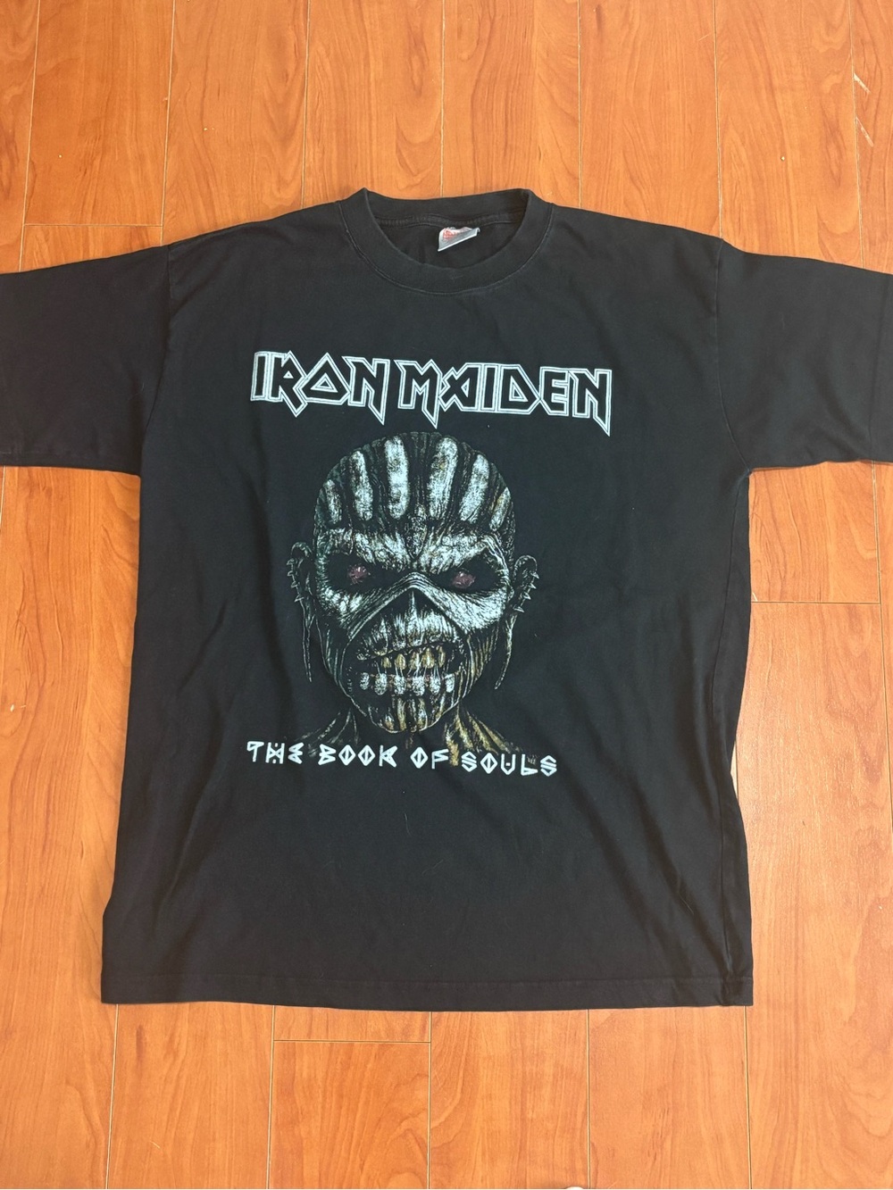 Iron Maiden The Book Of Souls World Tour Tshirt Men’s Large